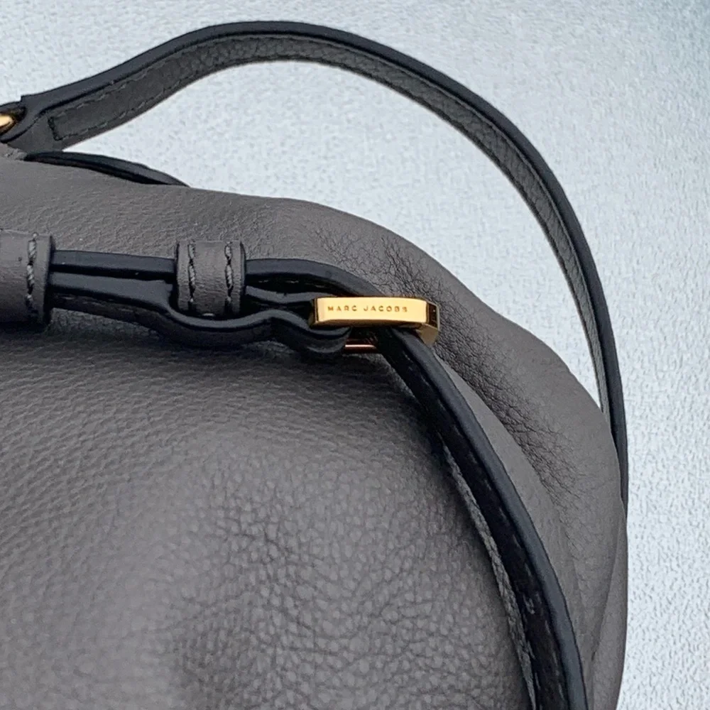 MARC JACOBS Gray Leather Crossbody Bag - Picture 8 of 11